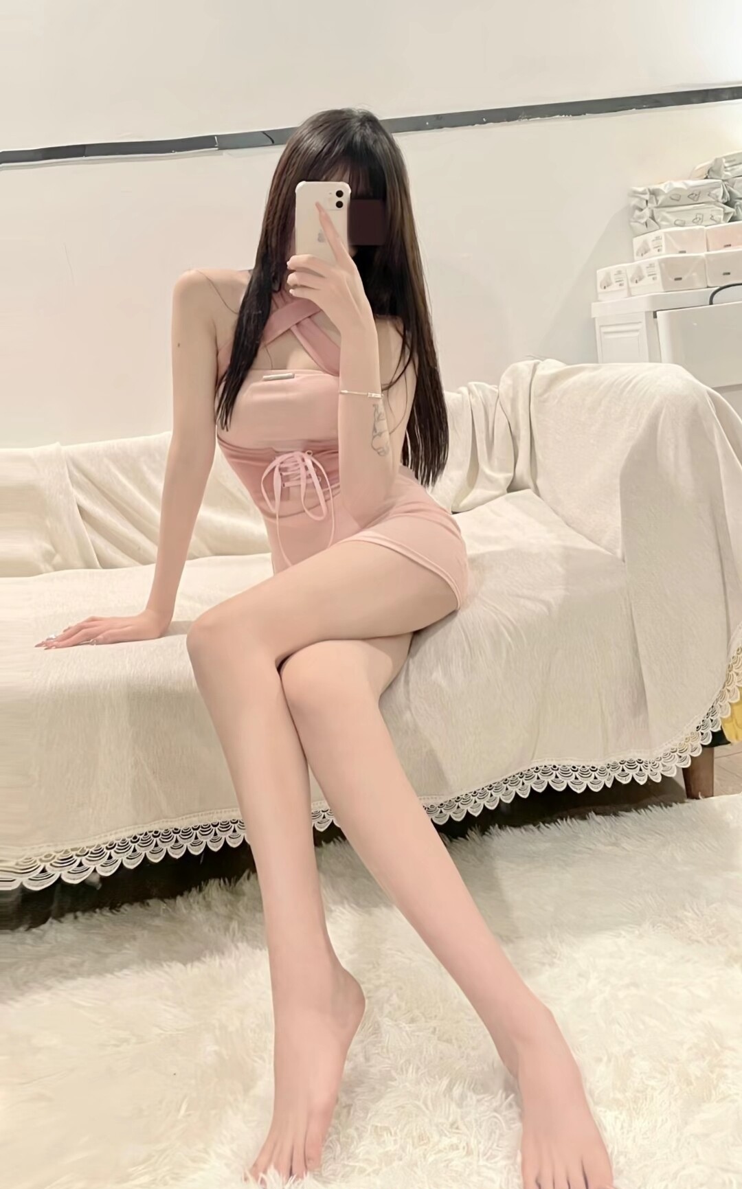 公寓兼职白嫩风骚的长腿妹